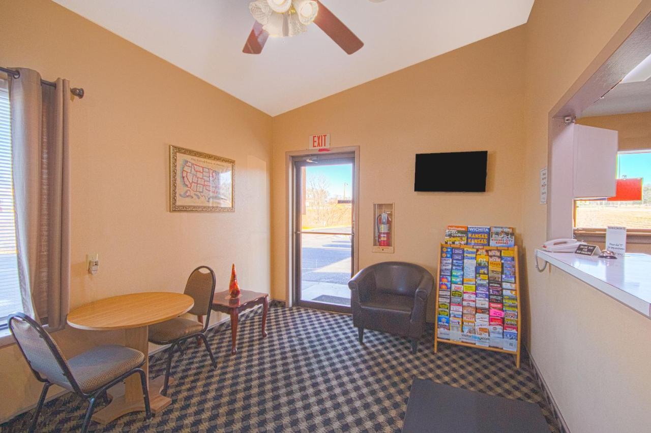 Econo Lodge Junction City I-70 Near Fort Riley Eksteriør billede