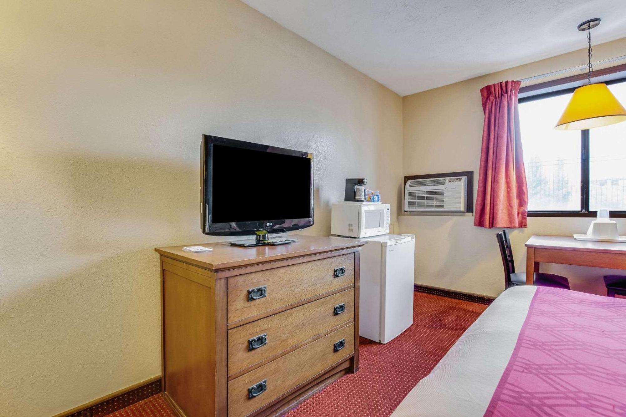 Econo Lodge Junction City I-70 Near Fort Riley Eksteriør billede