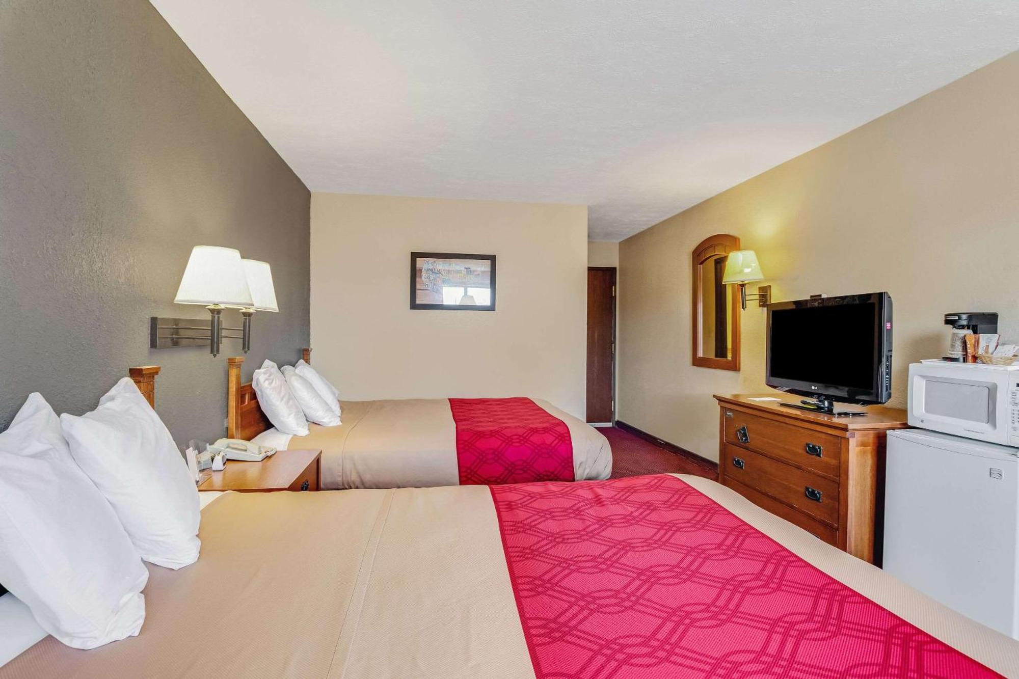 Econo Lodge Junction City I-70 Near Fort Riley Eksteriør billede